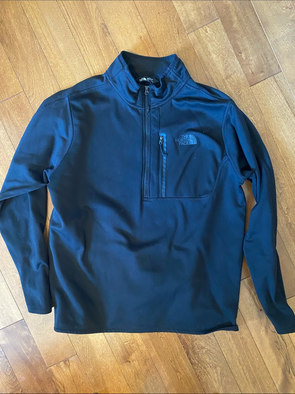 The North Face Men’s Black Quarter-Zip Lightweight Pullover size large